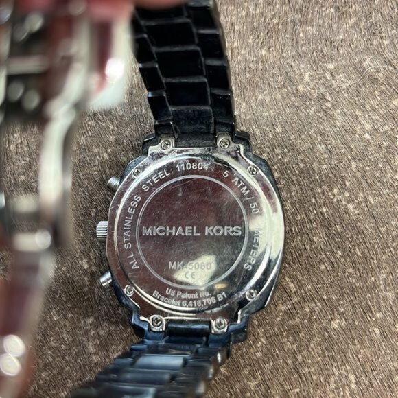 MICHAEL KORS Black MOP Dial Black Acrylic Bracelet with Glitz Watch - Picture 9 of 9